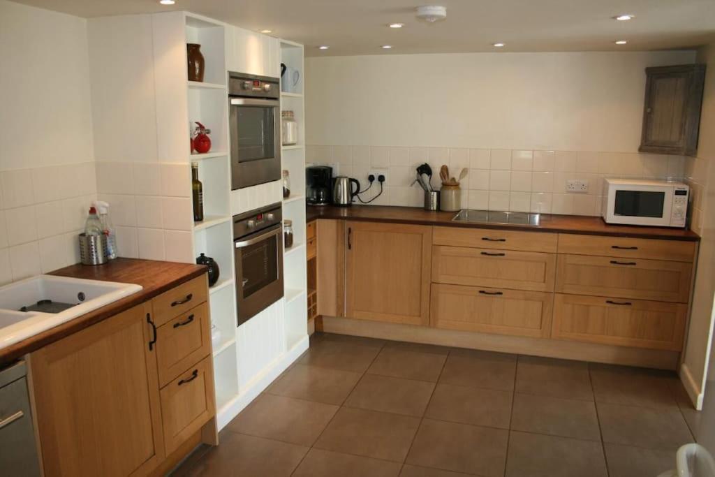 Greystone Cottage - Sea Views, Short Stroll To A Beautiful Sandy Beach Brook  Exterior photo