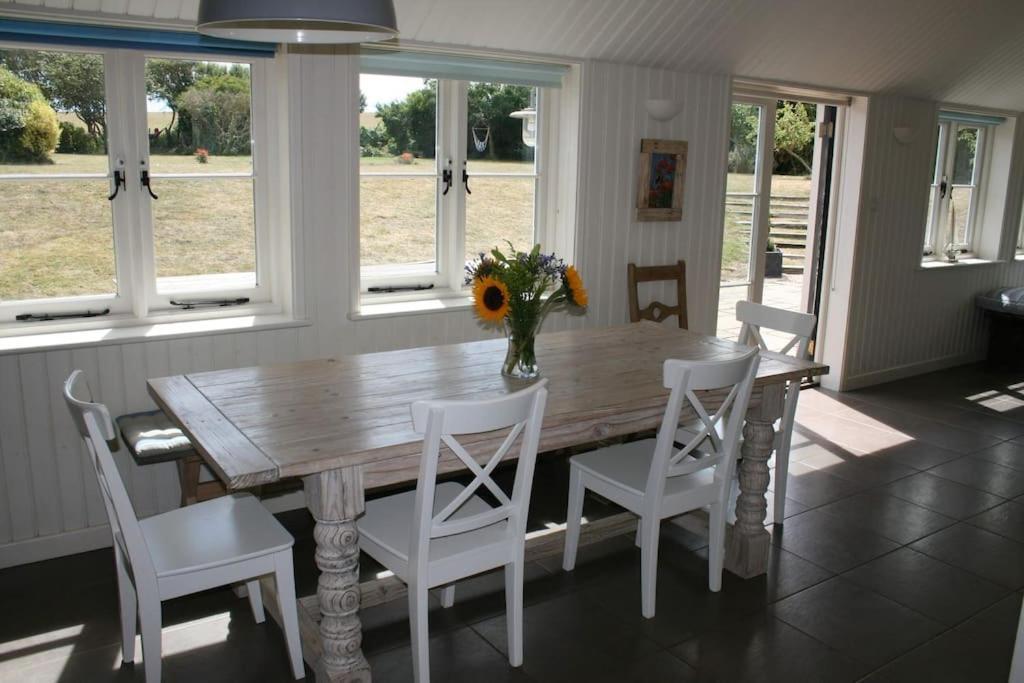 Greystone Cottage - Sea Views, Short Stroll To A Beautiful Sandy Beach Brook  Exterior photo